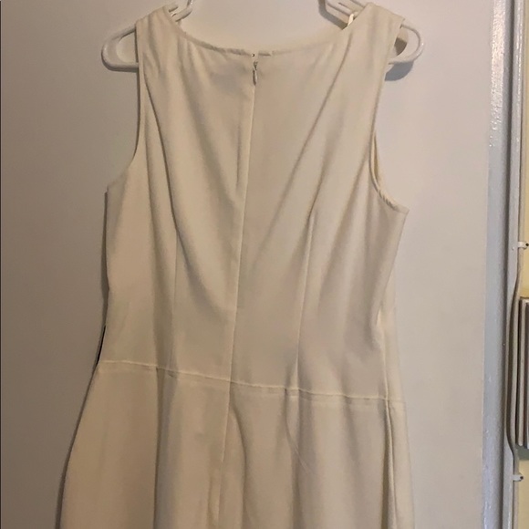 White dress with a black line on the side - Picture 3 of 4
